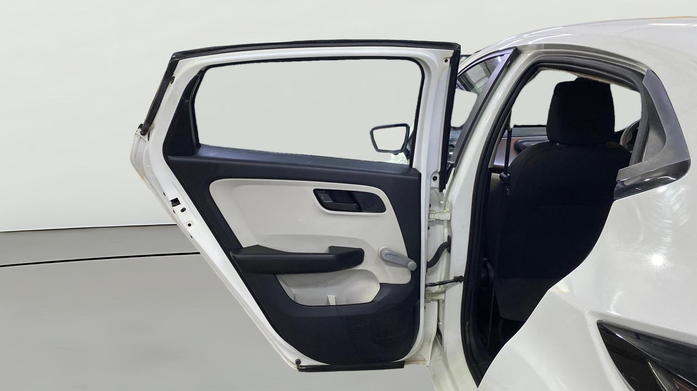 2023 Tata ALTROZ XE CNG, CNG, Manual, 65,622 km, LHS Rear Door
