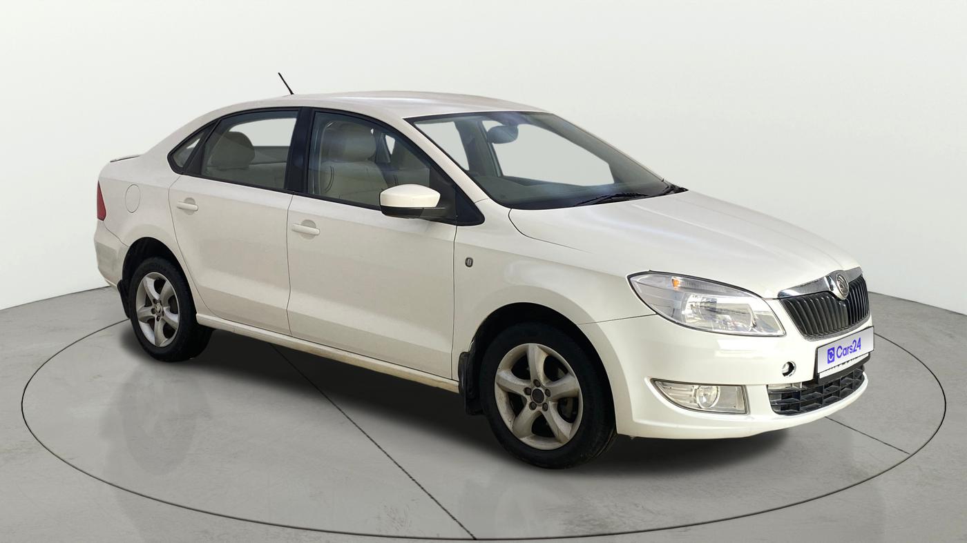 2014 Skoda Rapid AMBITION 1.6 MPI AT PLUS, Petrol, Automatic, 50,687 km, SRP