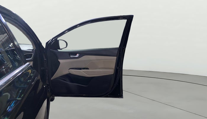 2018 Hyundai Verna 1.6 VTVT SX O, Petrol, Manual, 29,011 km, RHS Front Door