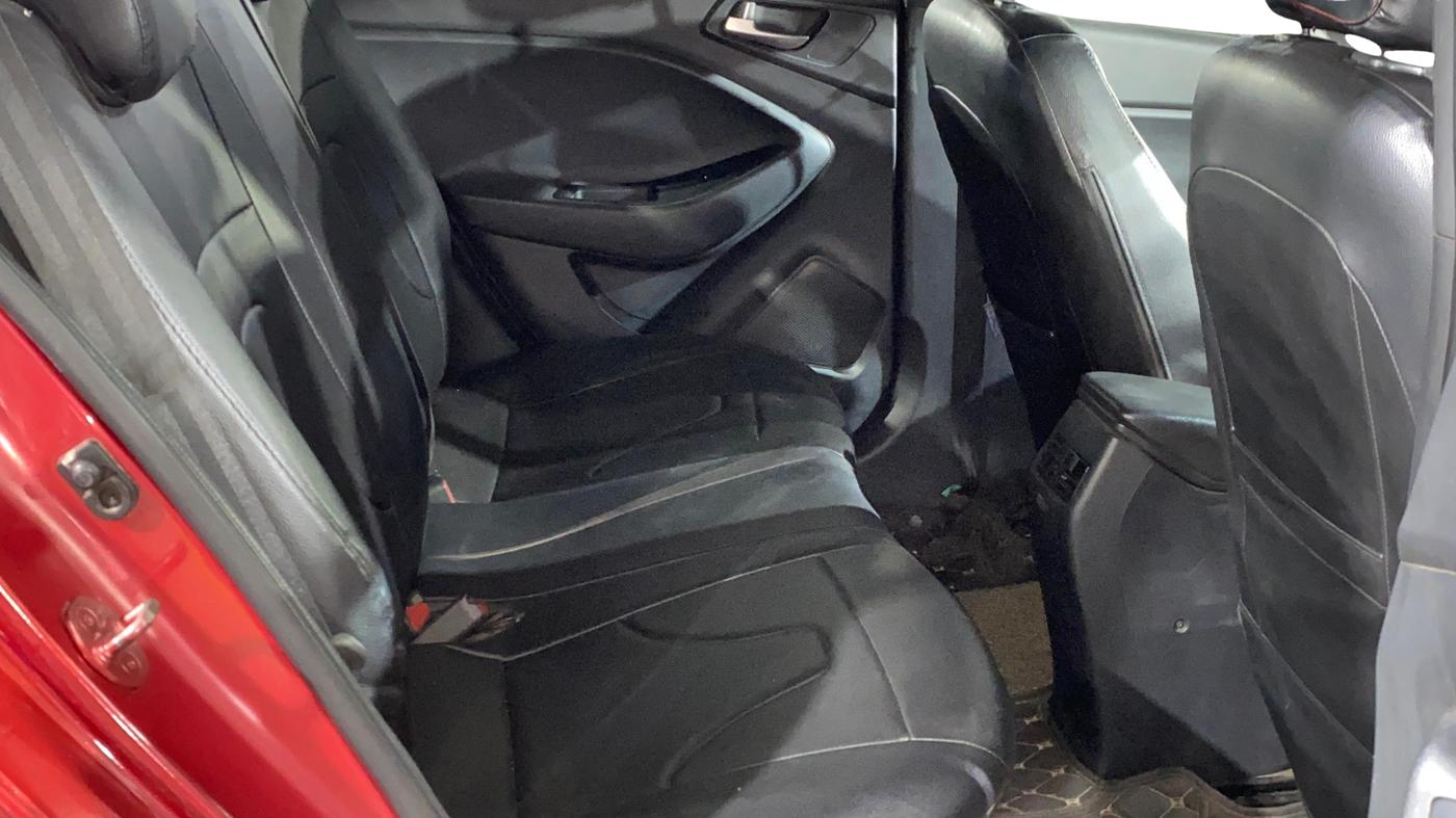 2020 Hyundai Elite i20 SPORTZ PLUS 1.2 DUAL TONE, Petrol, Manual, 57,933 km, Right Side Rear Door Cabin