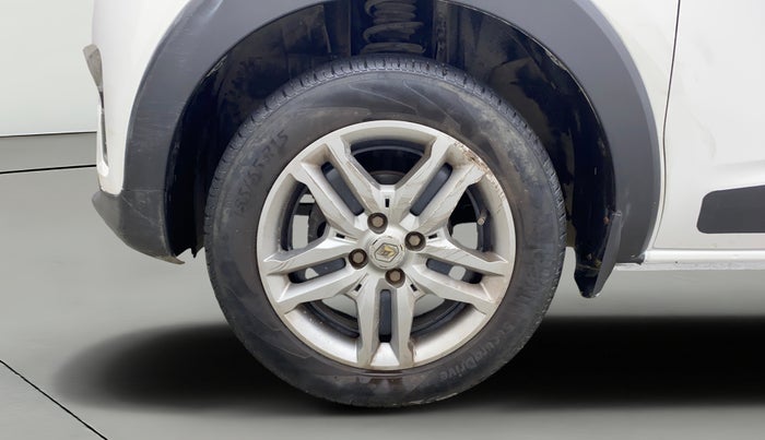 2021 Renault TRIBER RXZ DUAL TONE, Petrol, Manual, 44,431 km, Left Front Wheel