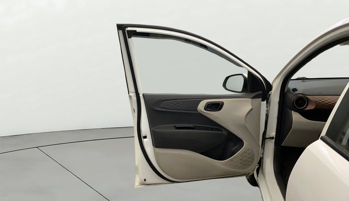 2020 Hyundai AURA S 1.2 CNG, CNG, Manual, 94,746 km, LHS Front Door