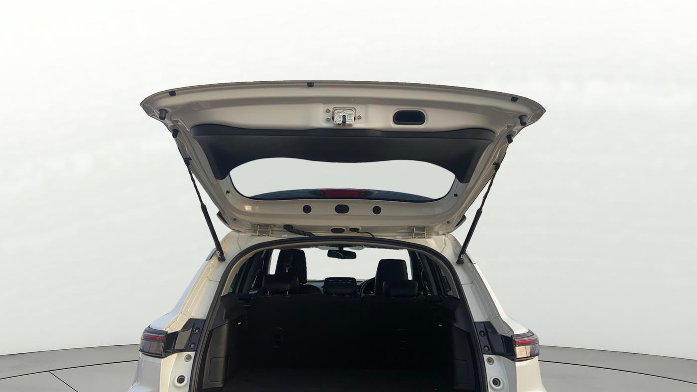 2023 Maruti Grand Vitara ALPHA PLUS HYBRID ECVT, Hybrid, Automatic, 1,15,201 km, Boot Door Open