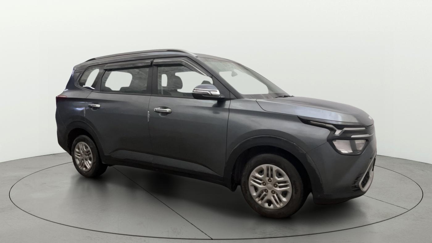 2023 KIA CARENS PRESTIGE 1.5 PETROL 7 STR, Petrol, Manual, 37,700 km, Right Front Diagonal
