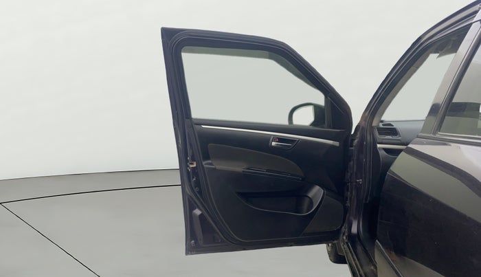 2016 Maruti Swift VXI, Petrol, Manual, 71,377 km, LHS Front Door