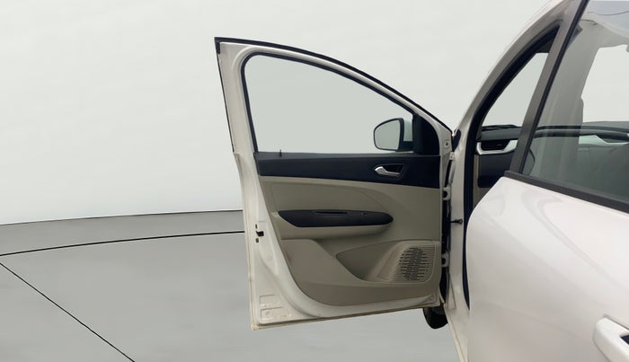 2021 Renault TRIBER RXZ AMT, Petrol, Automatic, 27,286 km, LHS Front Door