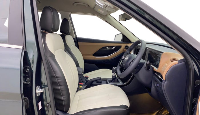 2025 Hyundai ALCAZAR Executive 7 STR 1.5 Turbo GDi Petrol MT, Petrol, Manual, 4,012 km, Right Side Front Door Cabin