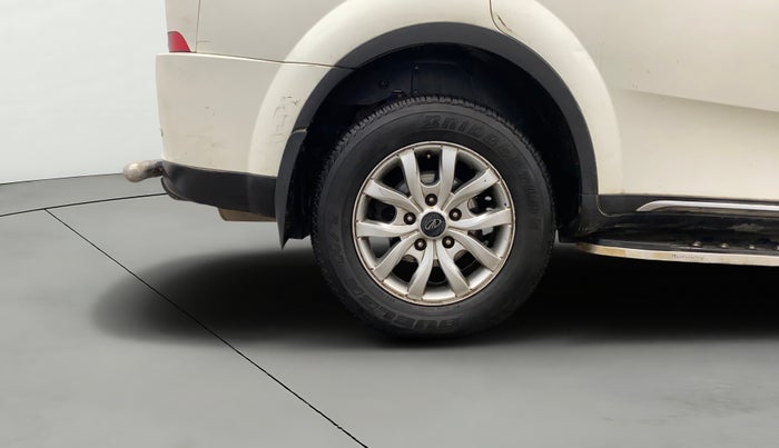 2020 Mahindra XUV500 W9, Diesel, Manual, 1,11,913 km, Right Rear Wheel