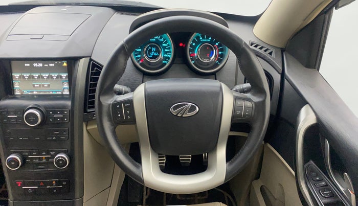 2015 Mahindra XUV500 W10, Diesel, Manual, 50,127 km, Steering Wheel Close Up