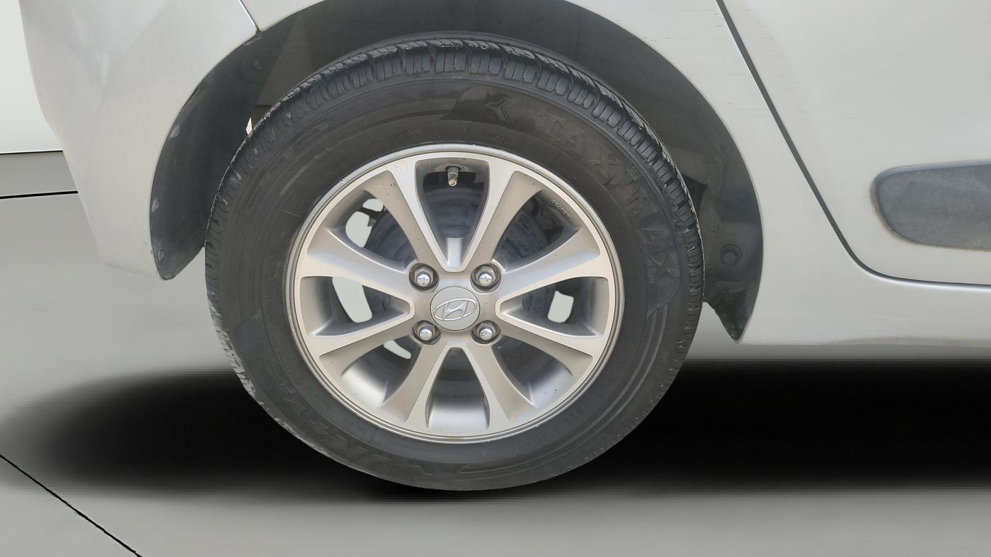 2016 Hyundai Grand i10 ASTA (O) AT 1.2 KAPPA VTVT, Petrol, Automatic, 55,073 km, Left Rear Wheel