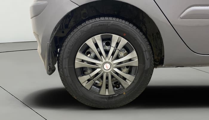 2013 Hyundai i10 SPORTZ 1.2, Petrol, Manual, 1,15,482 km, Right Rear Wheel