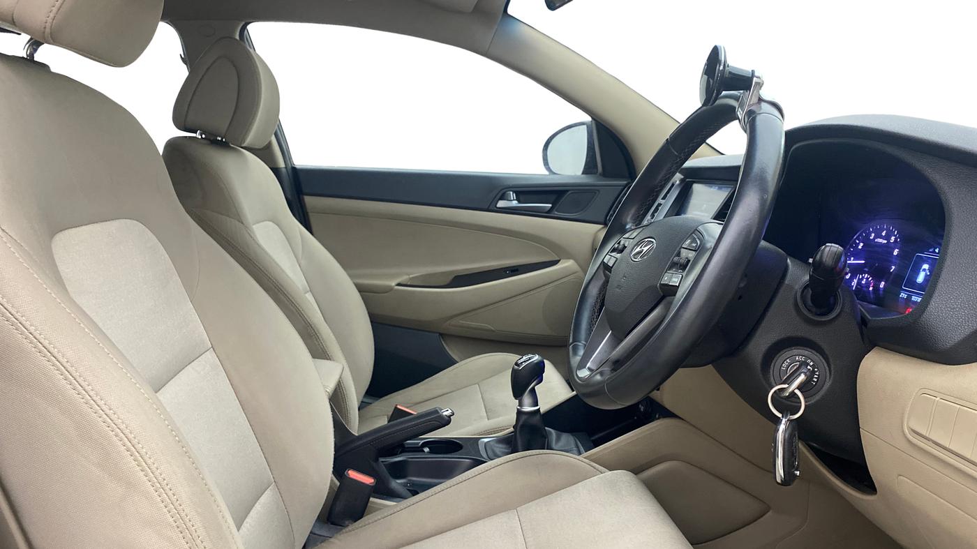 2017 Hyundai Tucson 2WD MT PETROL, Petrol, Manual, 1,03,161 km, Right Side Front Door Cabin