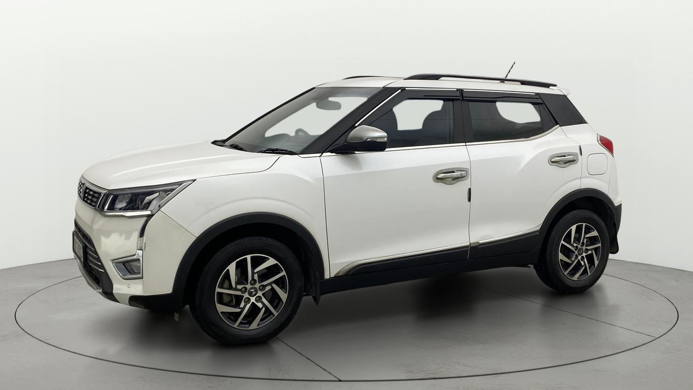 2024 Mahindra XUV300 W8 (O) 1.2 PETROL AMT, Petrol, Automatic, 45,360 km, Left Front Diagonal