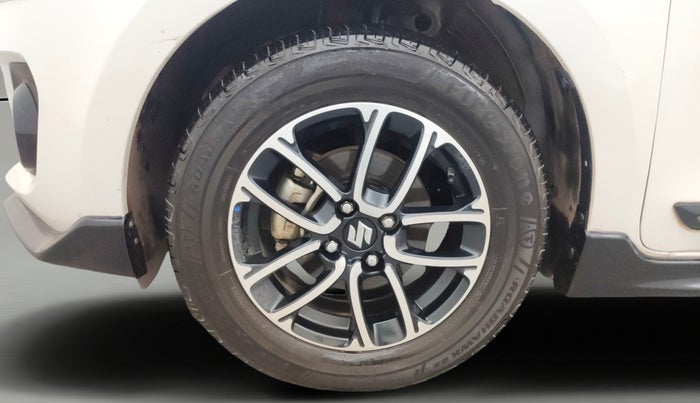 2021 Maruti Swift ZXI PLUS DUAL TONE, CNG, Manual, 55,586 km, Left Front Wheel