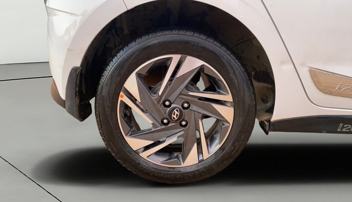 2023 Hyundai NEW I20 ASTA (O) 1.2 AT, Petrol, Automatic, 33,092 km, Right Rear Wheel