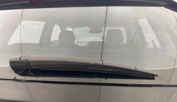 2022 Hyundai NEW I20 ASTA 1.2 MT, Petrol, Manual, 26,568 km, Rear Wiper