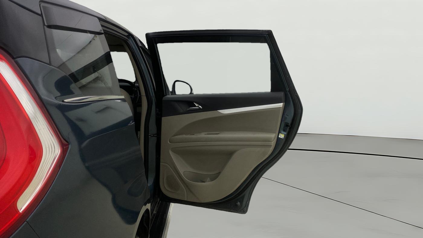 2019 Mahindra MARAZZO M6 7 STR, Diesel, Manual, 78,941 km, RHS Rear Door