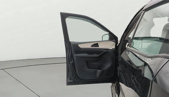 2024 Mahindra XUV700 AX5 Petrol AT 7 STR, Petrol, Automatic, 10,524 km, LHS Front Door