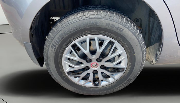 2014 Maruti Swift VXI, Petrol, Manual, 51,772 km, Right Rear Wheel