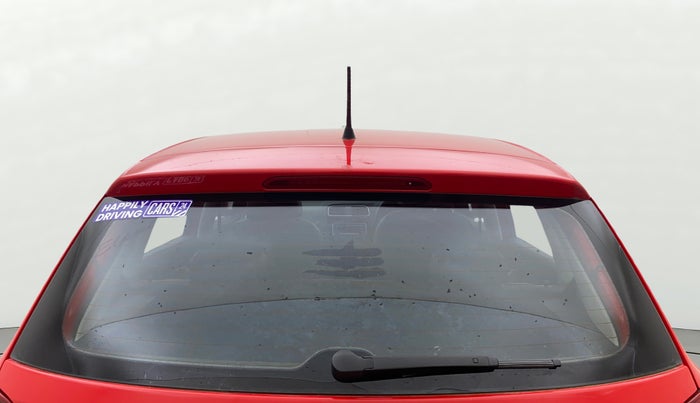 2016 Volkswagen Polo COMFORTLINE 1.2L, Petrol, Manual, 70,511 km, Rear Windshield