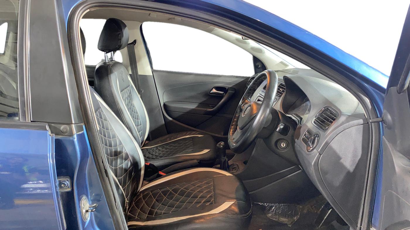 2017 Volkswagen Ameo TRENDLINE 1.2L, Petrol, Manual, 1,11,912 km, Right Side Front Door Cabin
