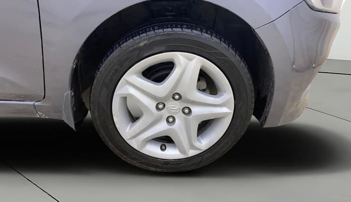 2017 Hyundai Elite i20 ASTA 1.2, Petrol, Manual, 1,08,528 km, Right Front Wheel