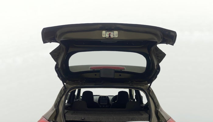 2016 Renault Kwid RXT 1.0 AMT, Petrol, Automatic, 52,846 km, Boot Door Open