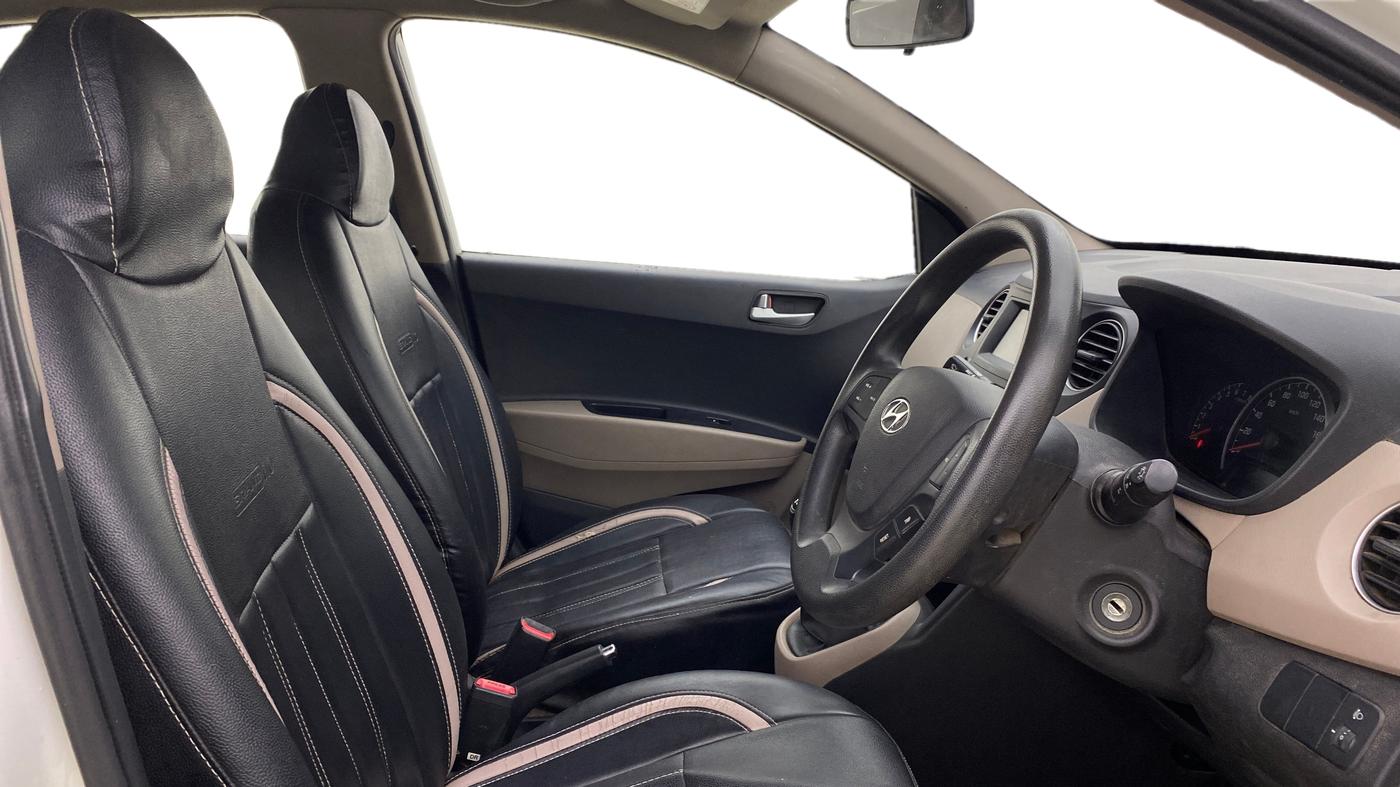 2017 Hyundai Grand i10 SPORTZ 1.2 KAPPA VTVT, CNG, Manual, 50,209 km, Right Side Front Door Cabin