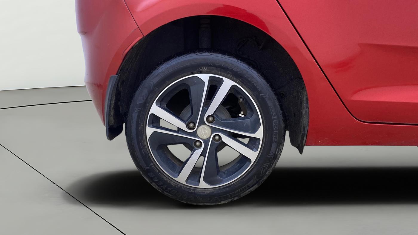 2021 Tata ALTROZ XZ PLUS PETROL, Petrol, Manual, 29,312 km, Right Rear Wheel