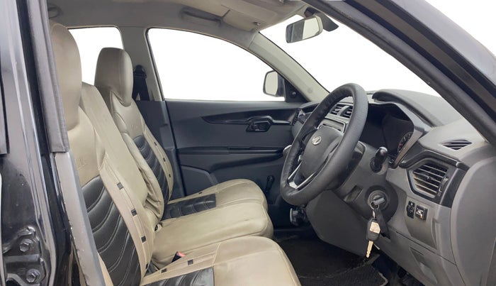 2018 Mahindra KUV 100 NXT K2 P 6 STR, CNG, Manual, 70,969 km, Right Side Front Door Cabin