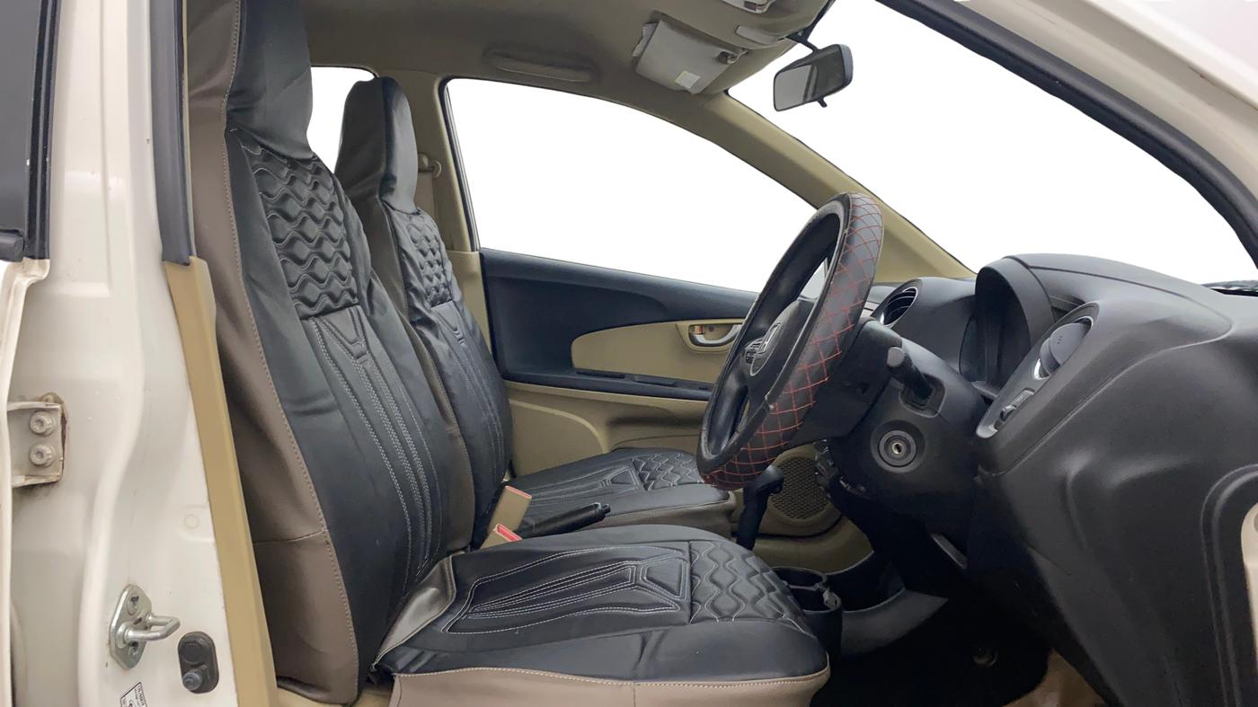 2015 Honda Brio VX AT, CNG, Automatic, 75,747 km, Right Side Front Door Cabin