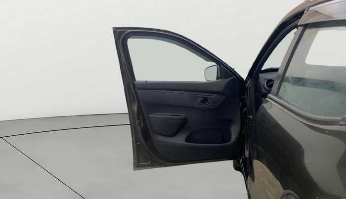 2024 Renault Kwid RXT 1.0 AMT, Petrol, Automatic, 15,103 km, LHS Front Door