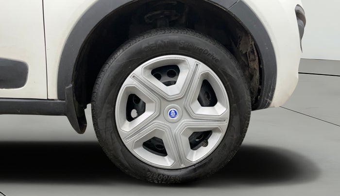 2018 Tata NEXON XM PETROL, Petrol, Manual, 70,106 km, Right Front Wheel