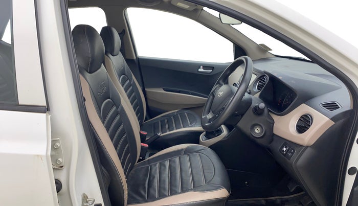 2017 Hyundai Grand i10 SPORTZ 1.2 KAPPA VTVT, CNG, Manual, 40,710 km, Right Side Front Door Cabin