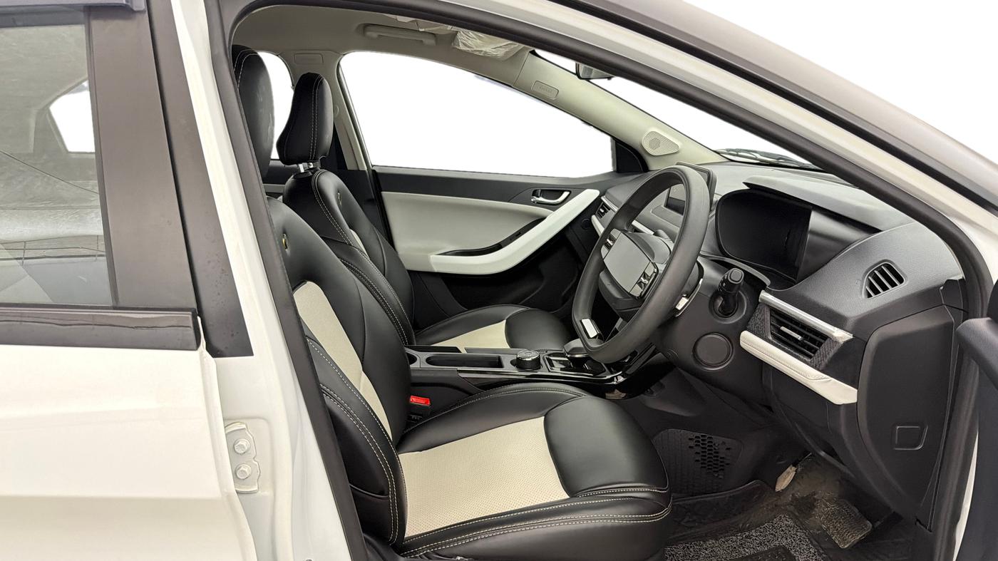 2024 Tata NEXON CREATIVE  AMT 1.2 PETROL, Petrol, Automatic, 3,789 km, Right Side Front Door Cabin