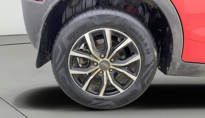 2022 Mahindra XUV300 W6 1.5 DIESEL AMT, Diesel, Automatic, 60,728 km, Right Rear Wheel