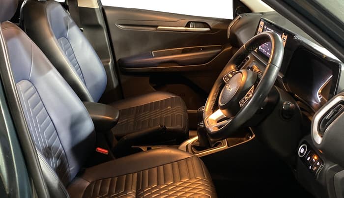 2024 KIA SONET Gravity 1.2 Petrol MT, Petrol, Manual, 12,837 km, Right Side Front Door Cabin