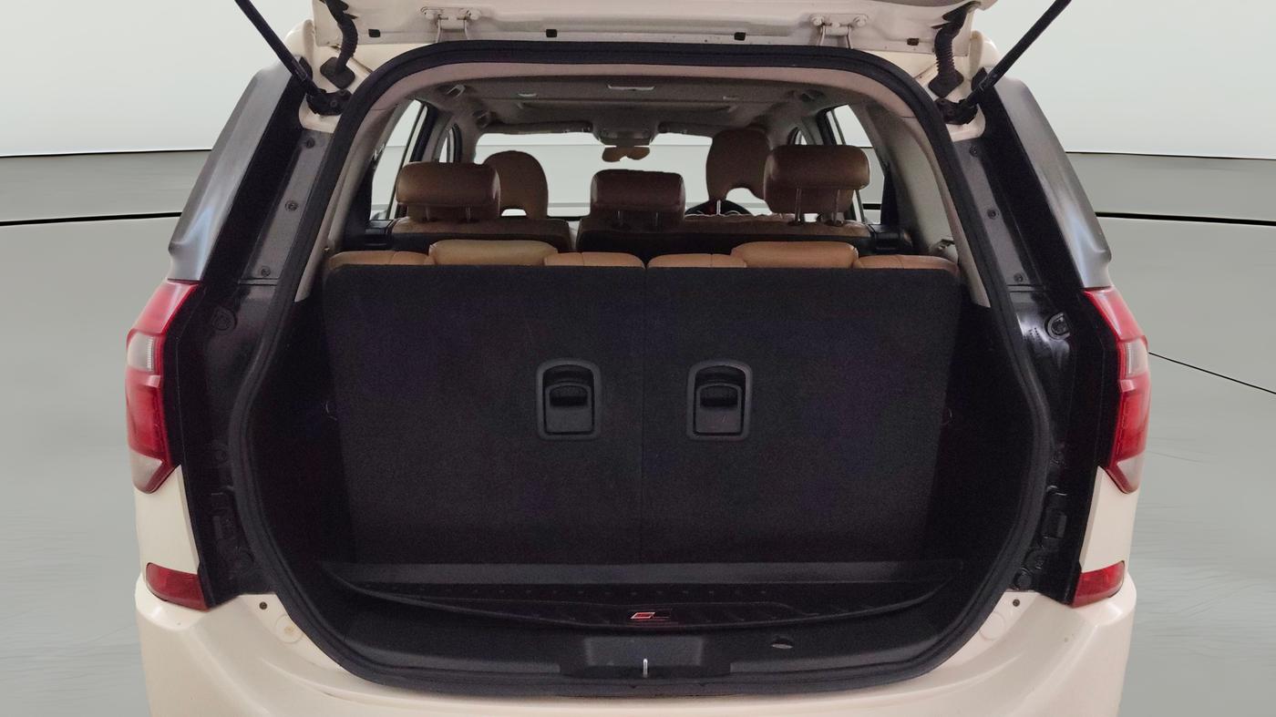2021 Mahindra XUV500 W11 AT, Diesel, Automatic, 64,516 km, Boot Open Zoomed View