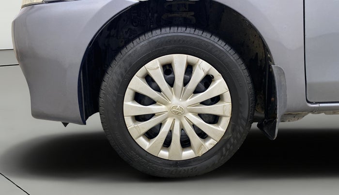 2015 Toyota Etios Liva G, Petrol, Manual, 47,064 km, Left Front Wheel