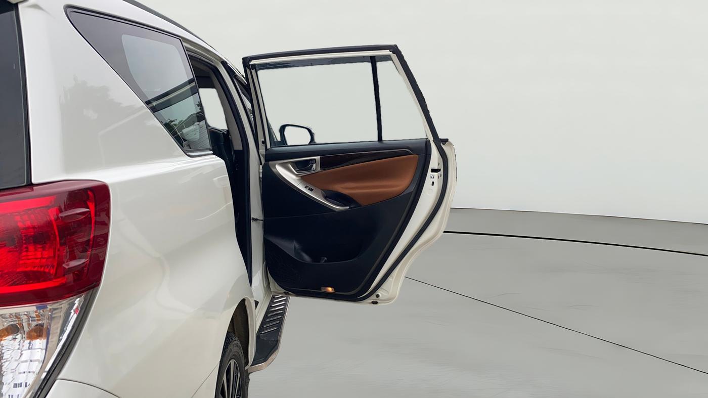 2022 Toyota Innova Crysta 2.7 ZX AT 7 STR, Petrol, Automatic, 35,119 km, RHS Rear Door