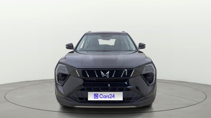 2025 Mahindra XUV 3XO AX5 1.2 L TCMPFI AT, Petrol, Automatic, 22,697 km, Front