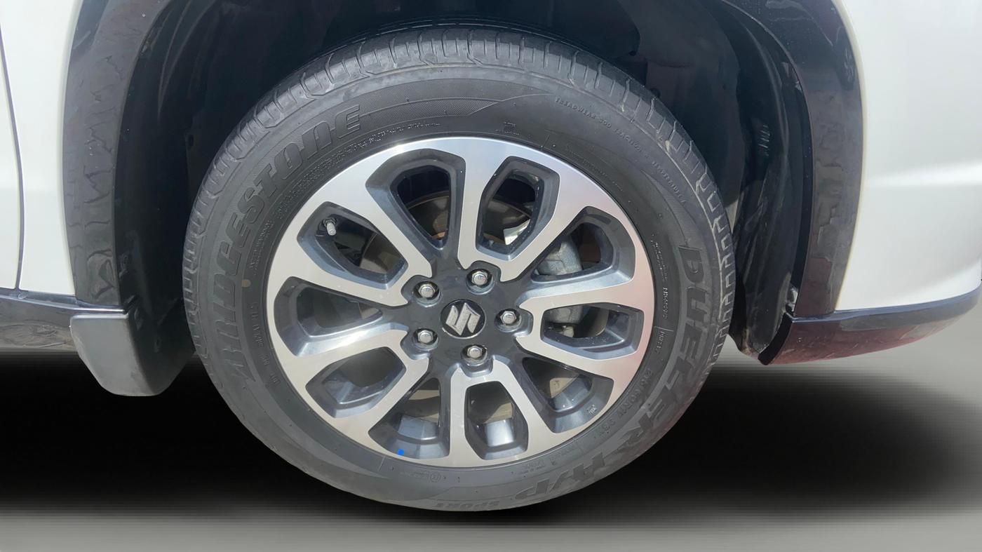 2023 Maruti Grand Vitara ALPHA PLUS HYBRID ECVT, Hybrid, Automatic, 1,08,734 km, Right Front Wheel