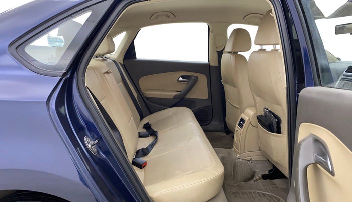 2015 Volkswagen Vento HIGHLINE 1.6 MPI, Petrol, Manual, 57,611 km, Right Side Rear Door Cabin