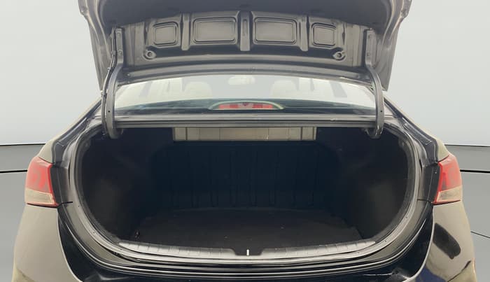 2018 Hyundai Verna 1.6 VTVT SX (O) AT, Petrol, Automatic, 81,555 km, Boot Open Zoomed View