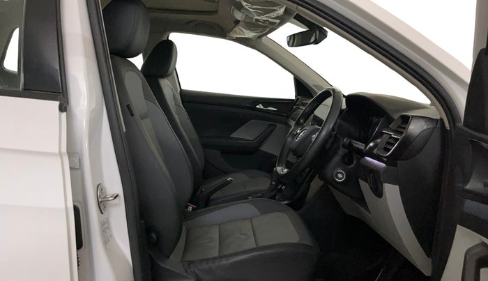 2023 Skoda KUSHAQ STYLE 1.5L TSI DSG (6 AIRBAGS), Petrol, Automatic, 26,315 km, Right Side Front Door Cabin