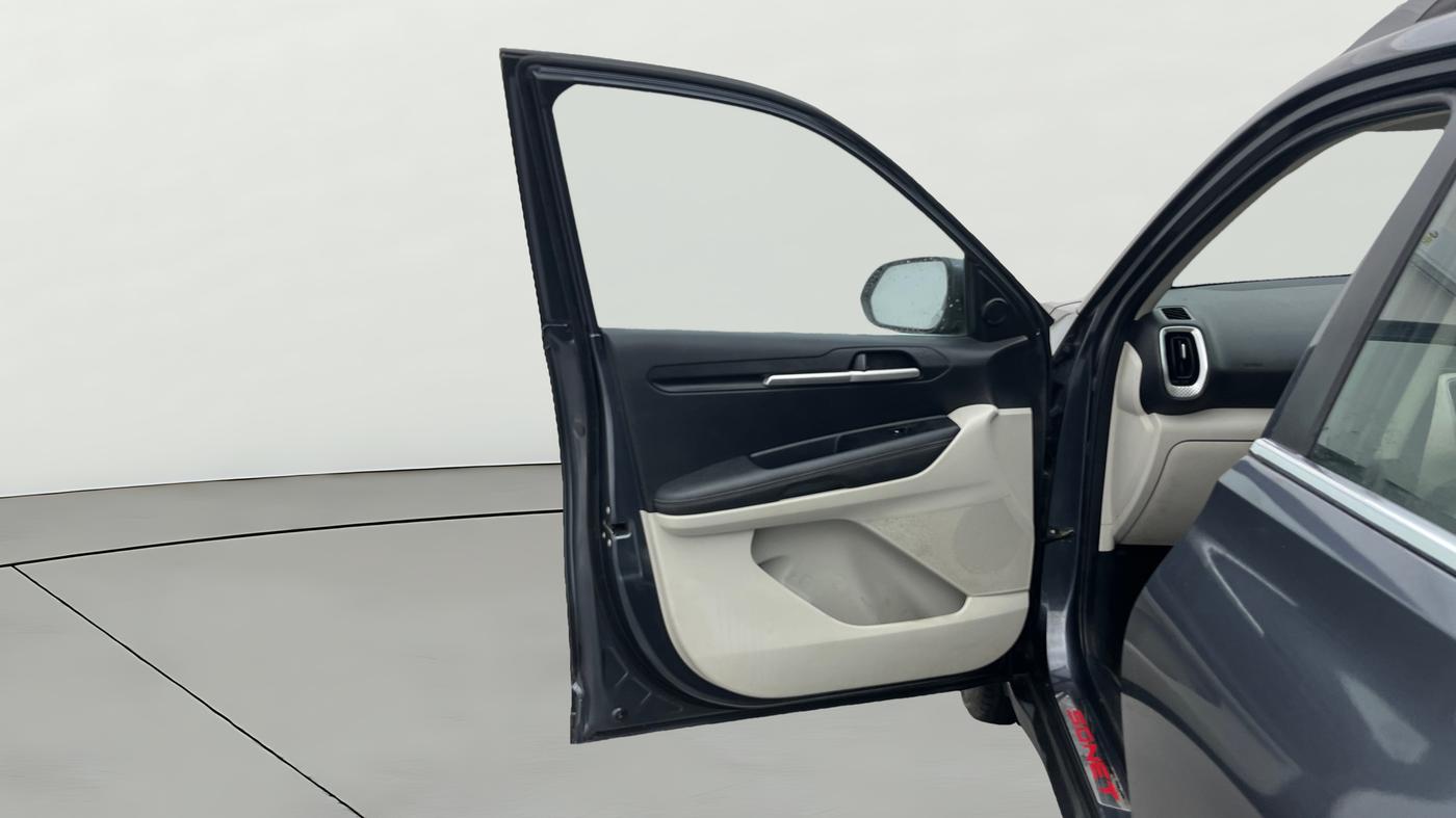 2021 KIA SONET HTX 1.5, Diesel, Manual, 48,554 km, LHS Front Door