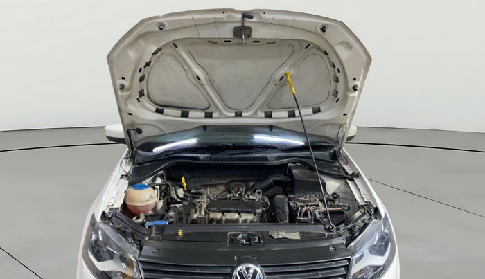 2015 Volkswagen Polo HIGHLINE1.2L, Petrol, Manual, 60,356 km, Open Bonet