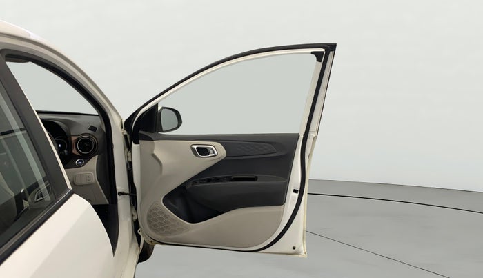 2020 Hyundai AURA SX 1.2 (O), Petrol, Manual, 76,765 km, RHS Front Door