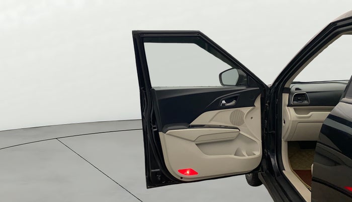 2019 Mahindra XUV300 W8 (O) 1.2 PETROL, Petrol, Manual, 36,315 km, LHS Front Door