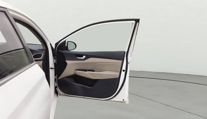 2018 Hyundai Verna 1.6 VTVT SX O, Petrol, Manual, 1,11,324 km, RHS Front Door